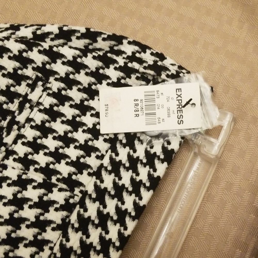 Express - Picture 2 of 4